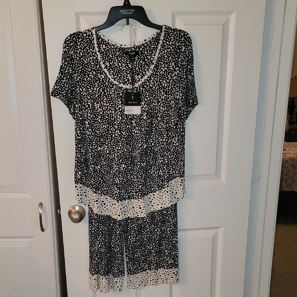 Black and White Polka Dot Pajama Set NWT size Small